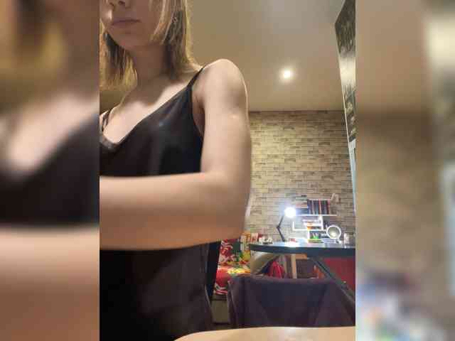 Модель: 18YoungPussy18