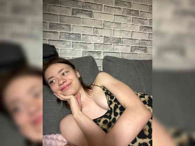 18YoungPussy18 webcam