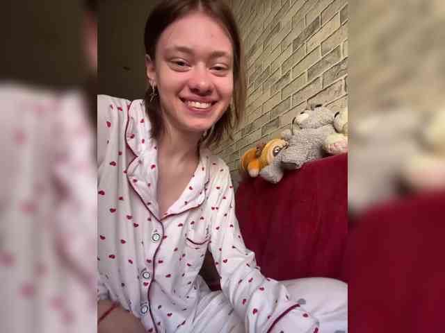 18YoungPussy18 webcam