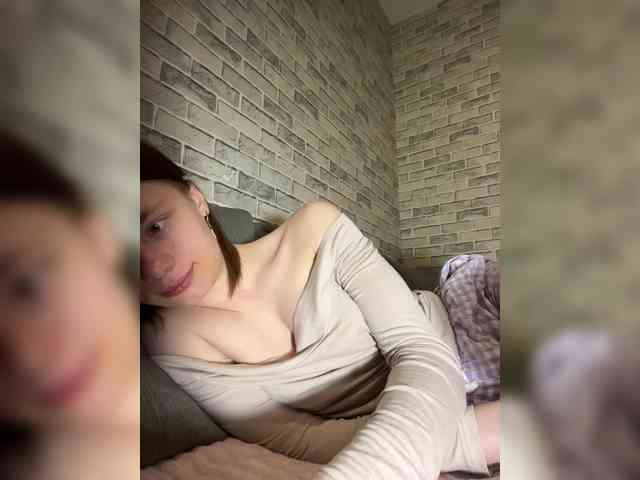 18YoungPussy18 webcam
