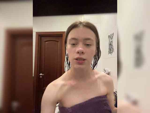 18YoungPussy18 webcam