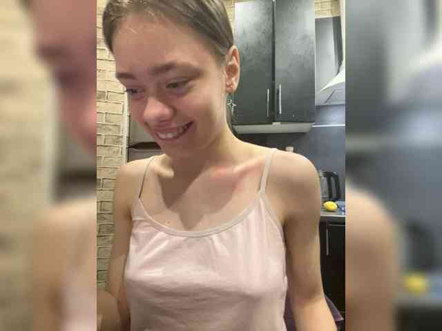 18YoungPussy18 webcam