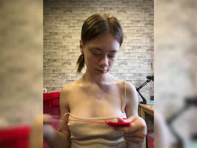 18YoungPussy18 webcam