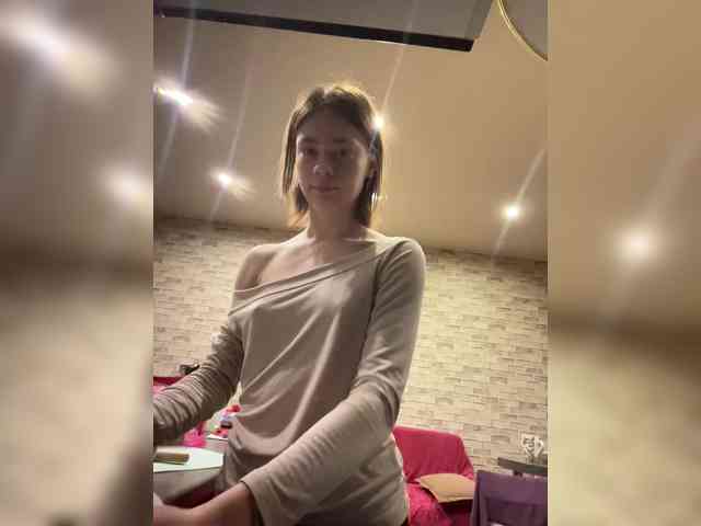 18YoungPussy18 Sex Cam Show