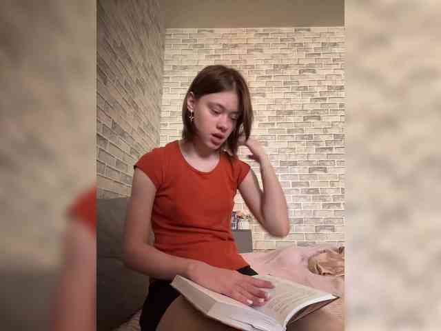 18YoungPussy18 webcam