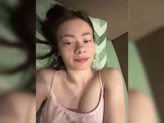 18YoungPussy18 webcam