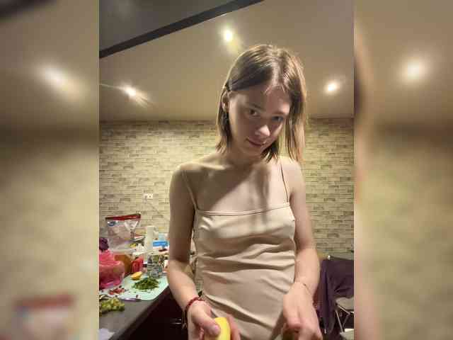 18YoungPussy18 webcam