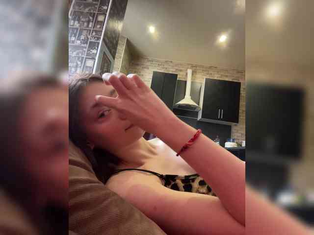 18YoungPussy18 webcam