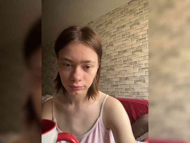 18youngpussy18's live room