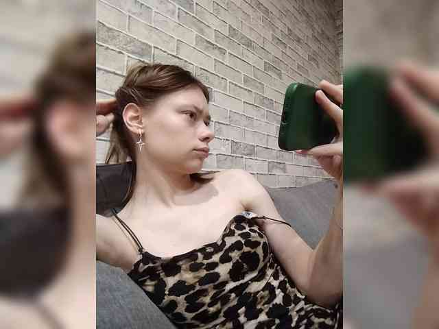 18YoungPussy18 webcam