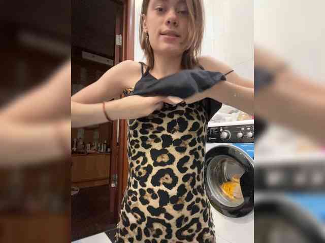 18YoungPussy18 Sex Cam Show