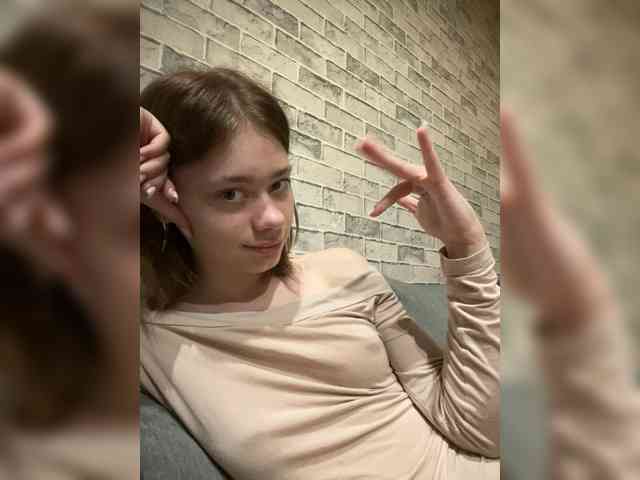 18YoungPussy18 webcam
