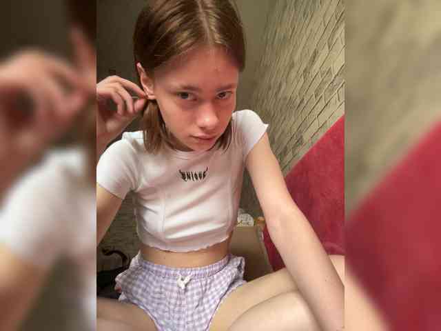 18YoungPussy18 Sex Cam Show