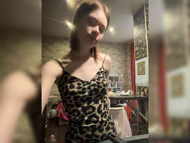18YoungPussy18 webcam