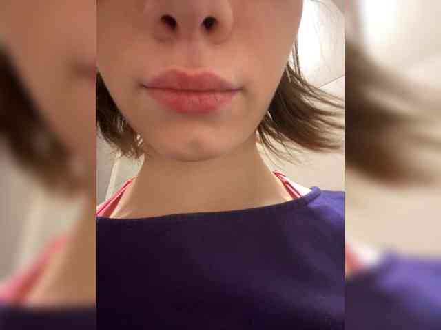 18YoungPussy18 webcam