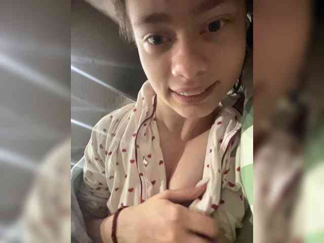 18YoungPussy18 Sex Cam Show