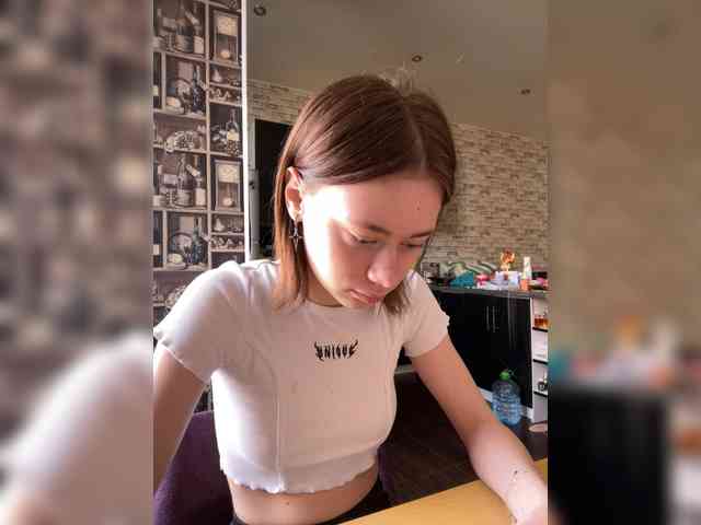 18YoungPussy18 webcam