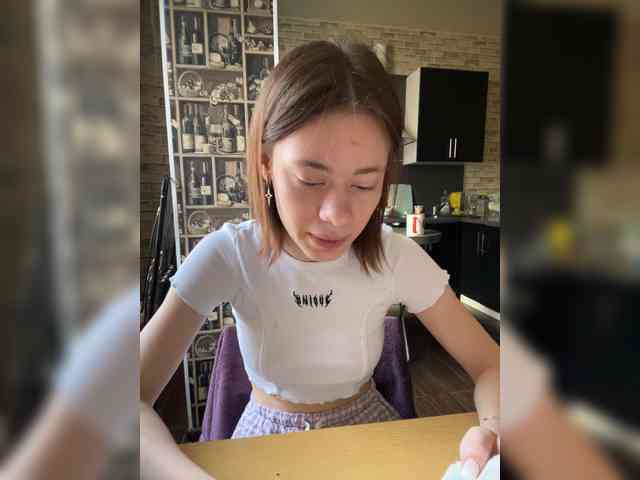 18YoungPussy18 webcam