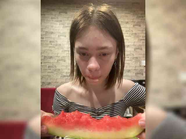 18YoungPussy18 webcam