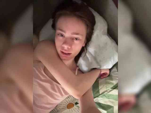 18YoungPussy18 webcam