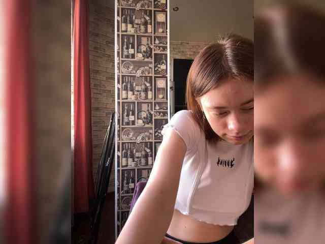 18YoungPussy18 webcam