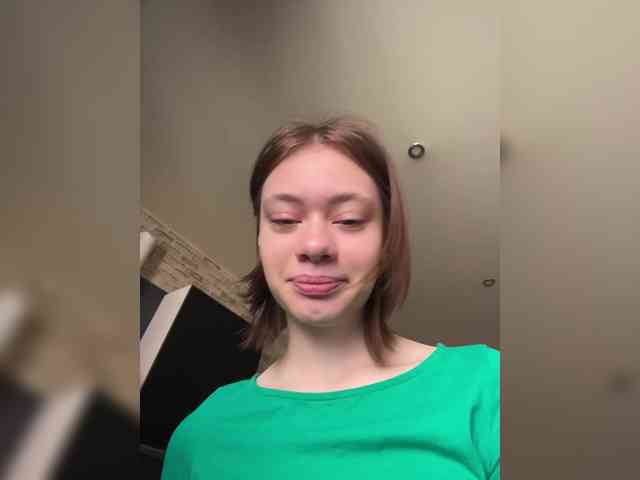 18YoungPussy18 Sex Cam Show