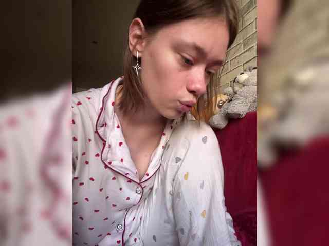 18YoungPussy18 webcam
