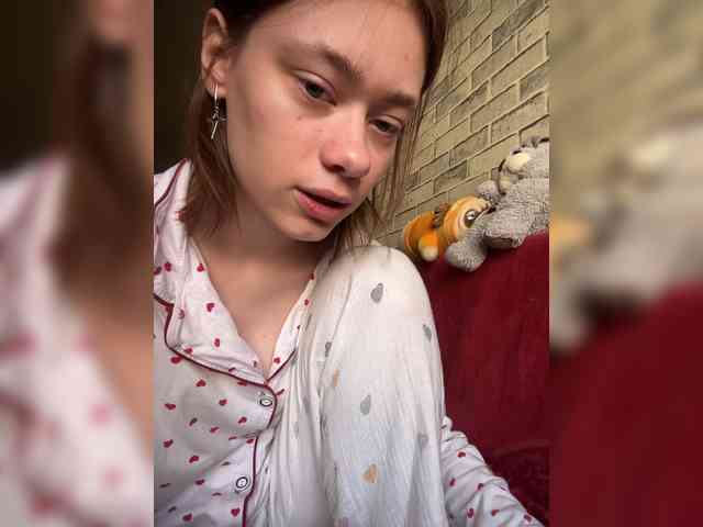 18YoungPussy18 webcam