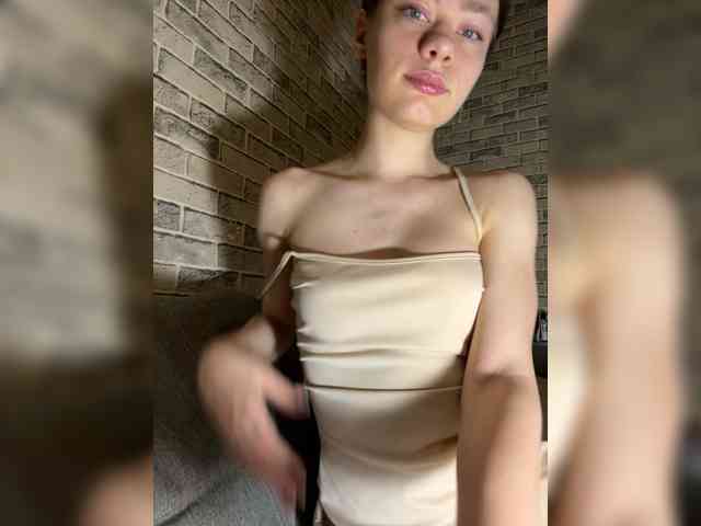 18YoungPussy18 webcam
