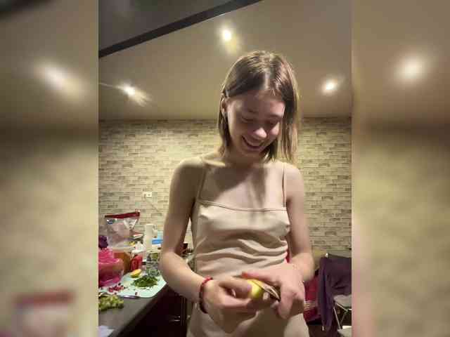 18YoungPussy18 webcam