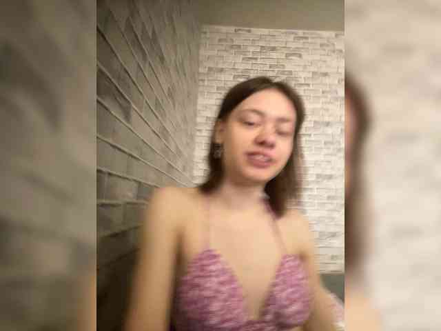 18YoungPussy18 webcam