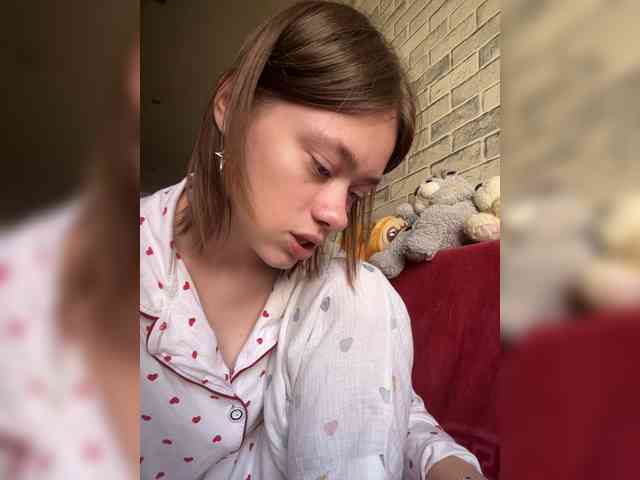 18YoungPussy18 Sex Cam Show