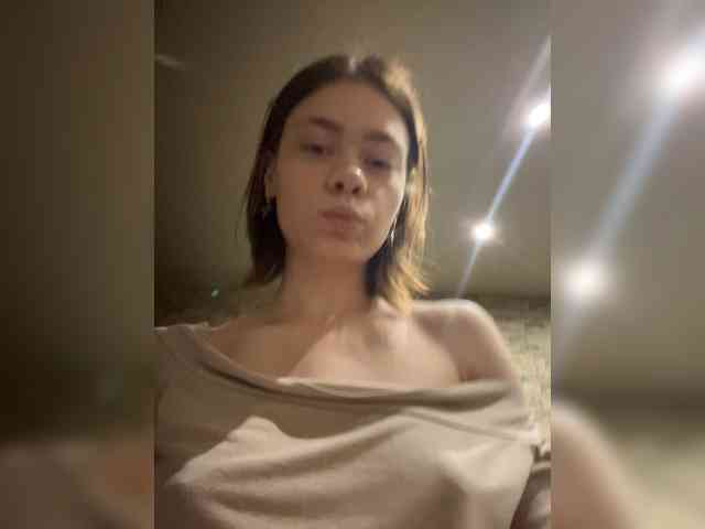 18YoungPussy18 webcam