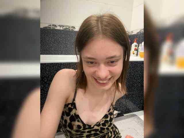 Модель: 18YoungPussy18