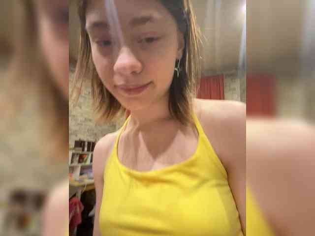 18YoungPussy18 webcam