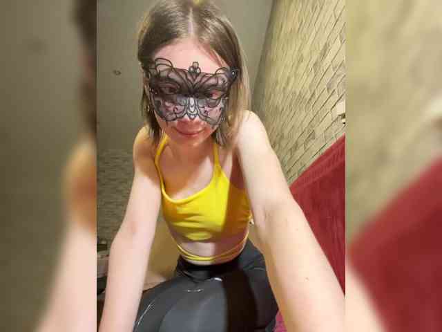 18YoungPussy18 webcam
