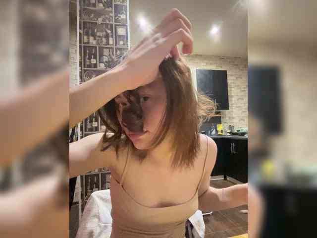 18YoungPussy18 webcam