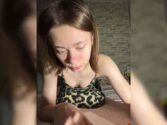 18YoungPussy18 webcam