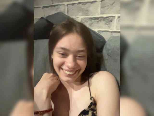 18YoungPussy18 Sex Cam Show