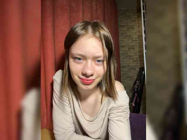 18YoungPussy18 webcam