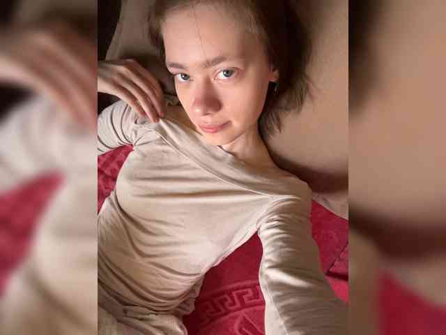 18YoungPussy18 webcam