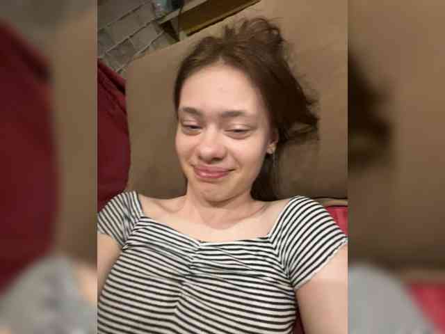 18YoungPussy18 webcam