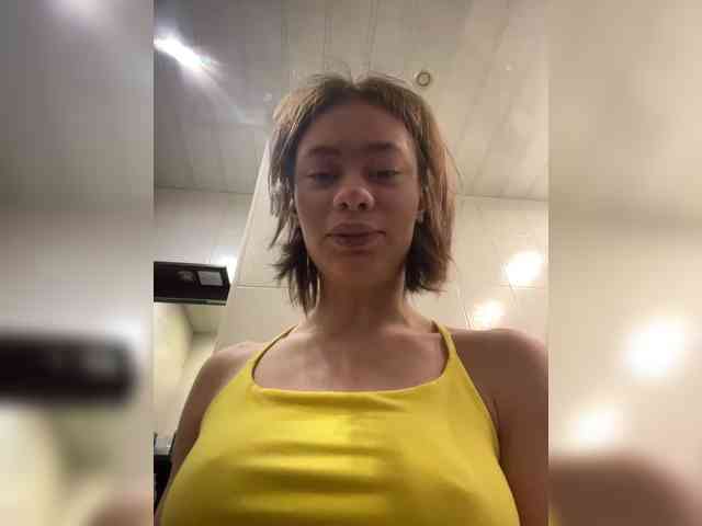 18YoungPussy18 webcam