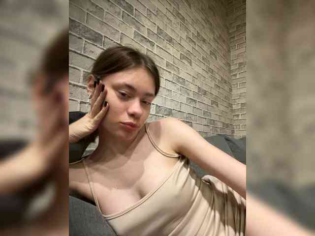 18YoungPussy18 webcam