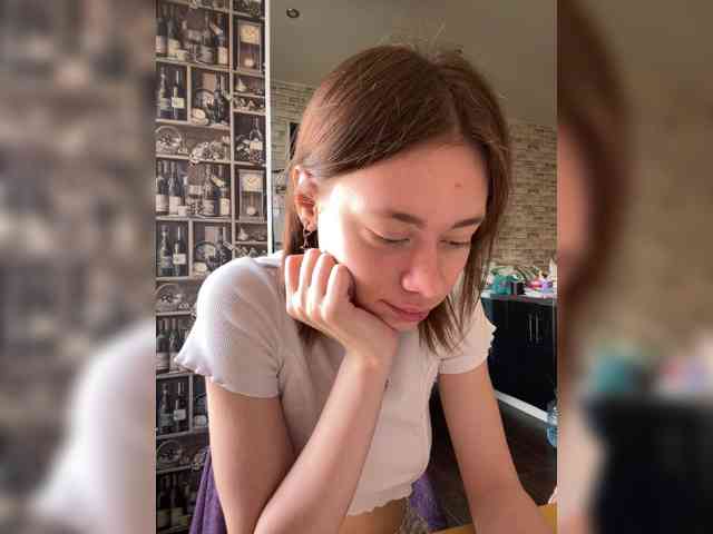 18YoungPussy18 webcam