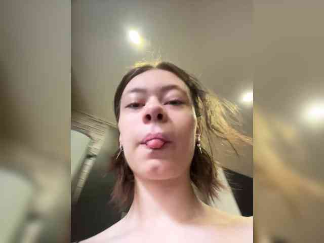18YoungPussy18 webcam