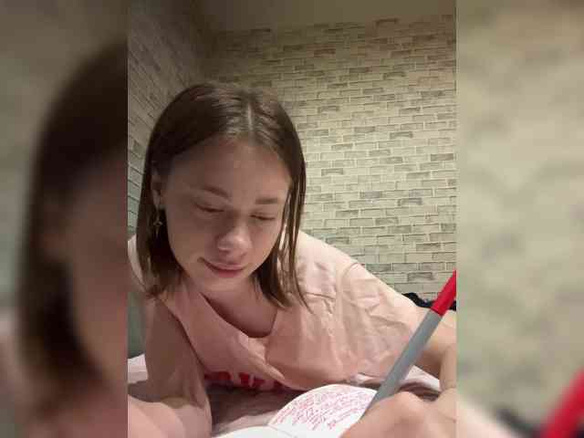 18YoungPussy18 webcam