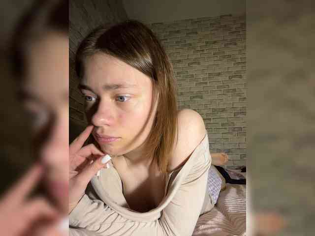 18YoungPussy18 webcam