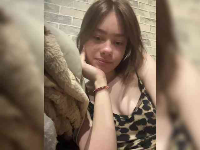 18YoungPussy18 Sex Cam Show
