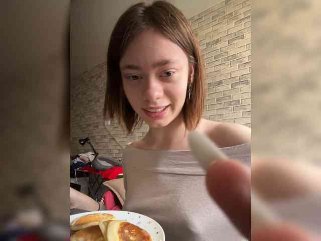 18YoungPussy18 Sex Cam Show